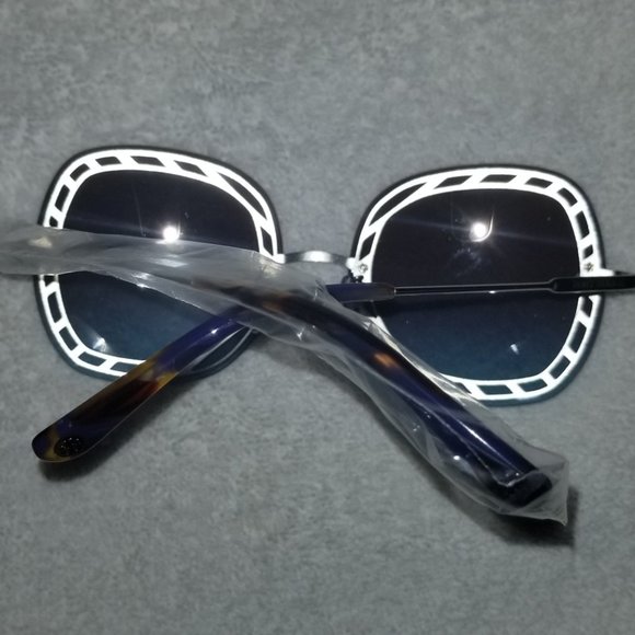 Tory Burch Sunglasses - Picture 4 of 8